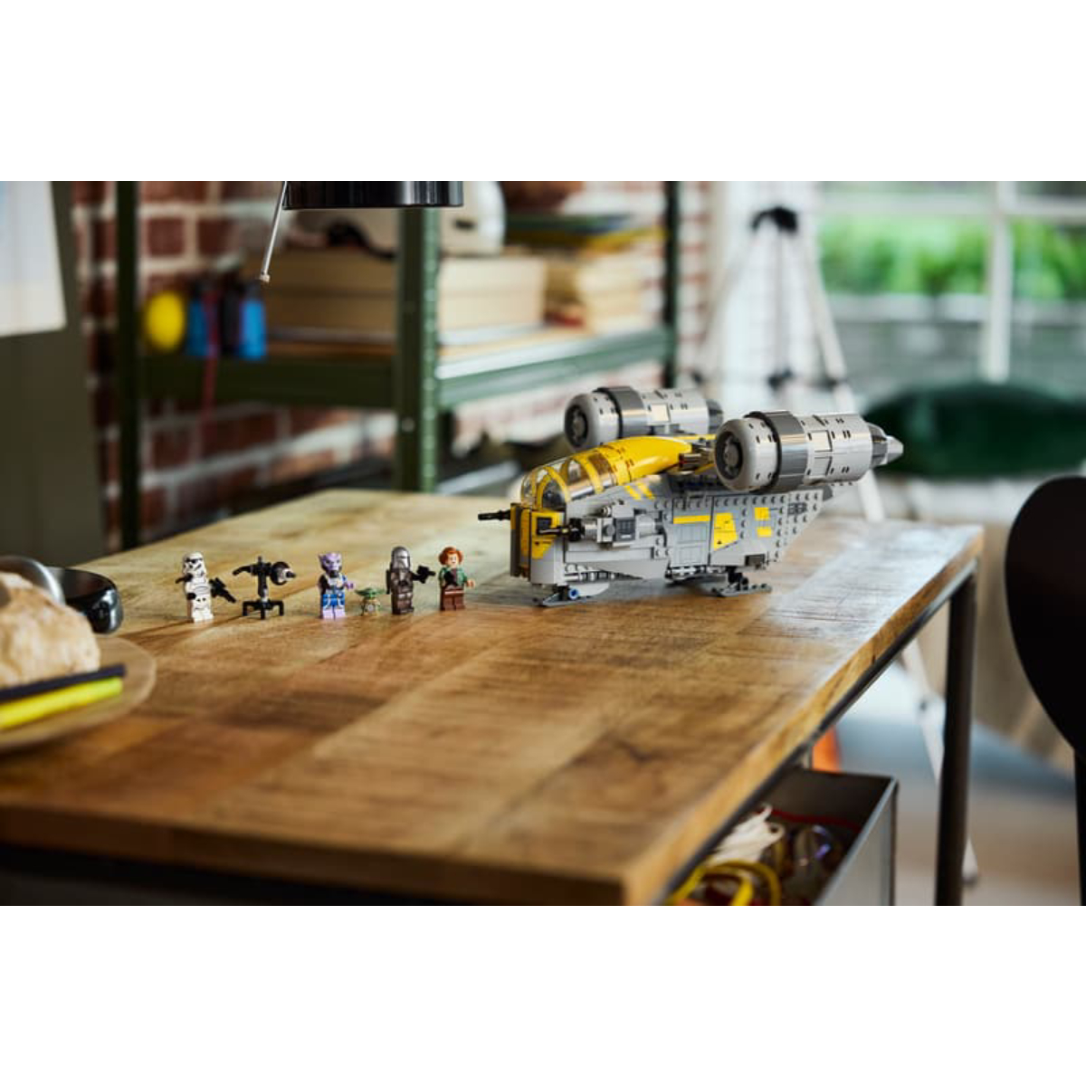 LEGO 75447 Star Wars The Razor Crest™ product image  | image 12