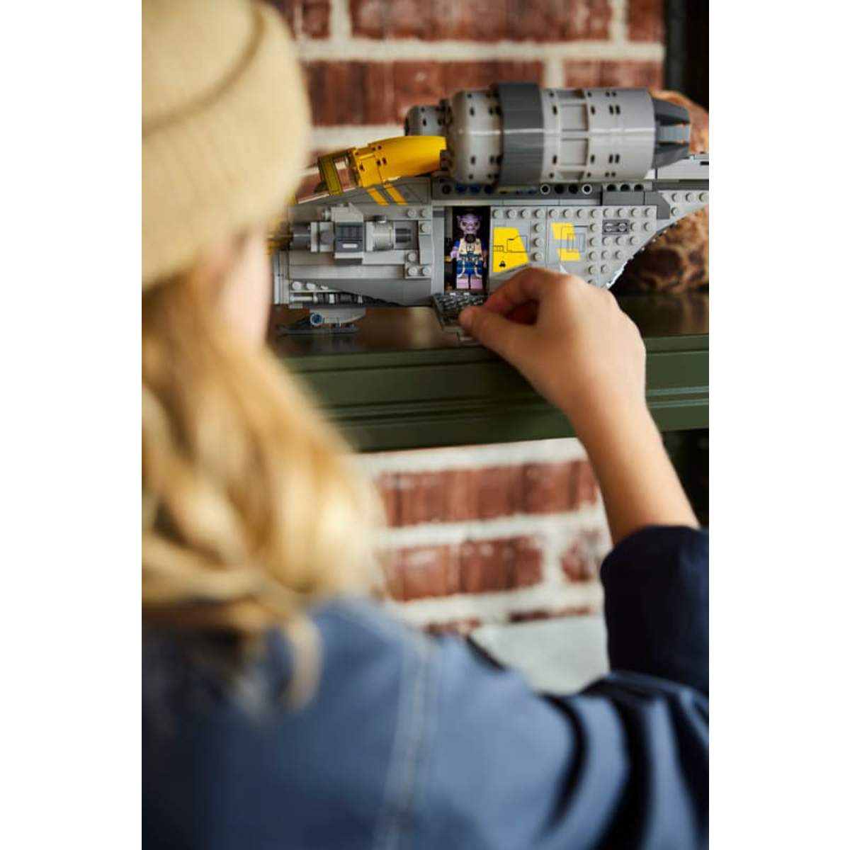 LEGO 75447 Star Wars The Razor Crest™ product image  | image 11