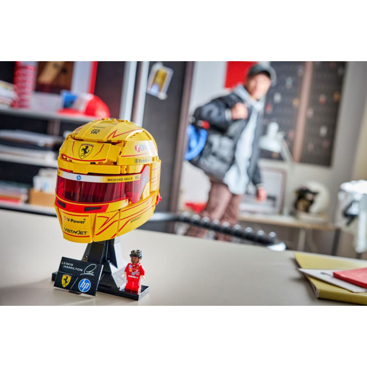LEGO 43022 Editions Κράνος Scuderia Ferrari HP Lewis Hamilton product image  | image 9