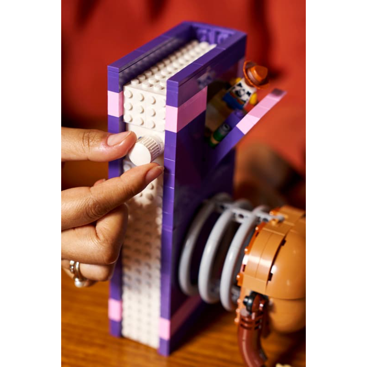 LEGO 43301 Disney Toy Story Βιβλιοστάτες Slinky Dog product image  | image 12