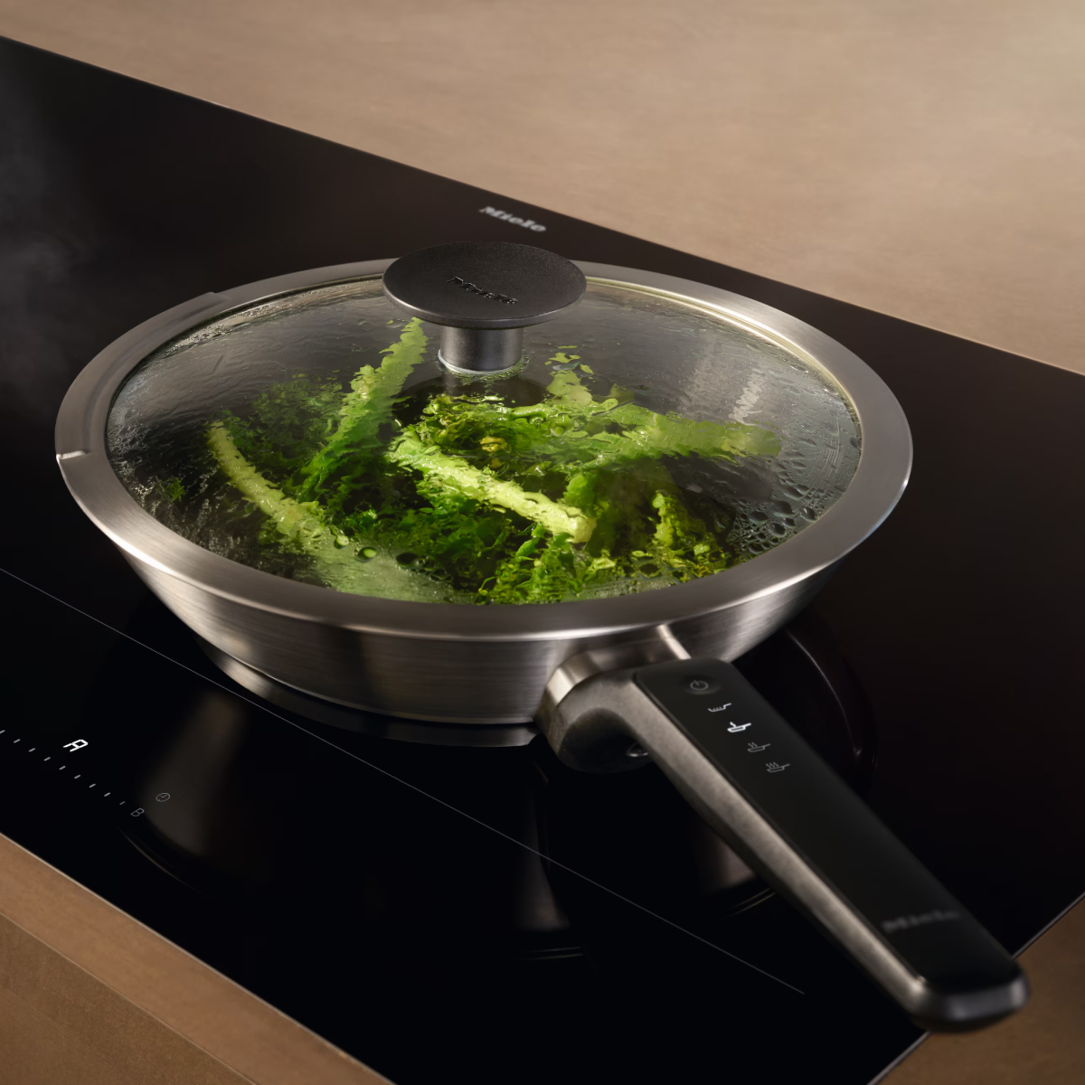 MIELE KMBP 8528 M Sense Αντικολλητικό Τηγάνι, 28 cm product image  | image 4